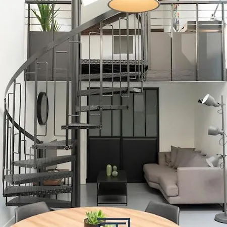 Apartment Pepiniere - Loft Renove Avec Parking *
