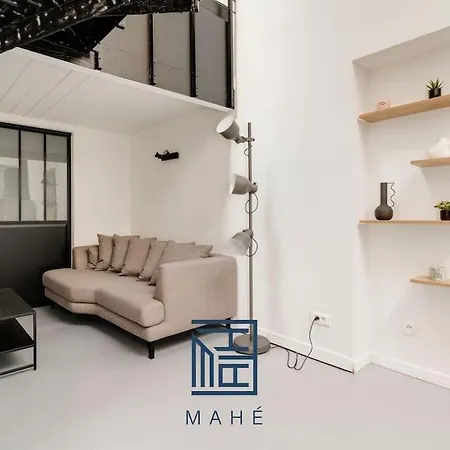 Pepiniere - Loft Renove Avec Parking Apartment *