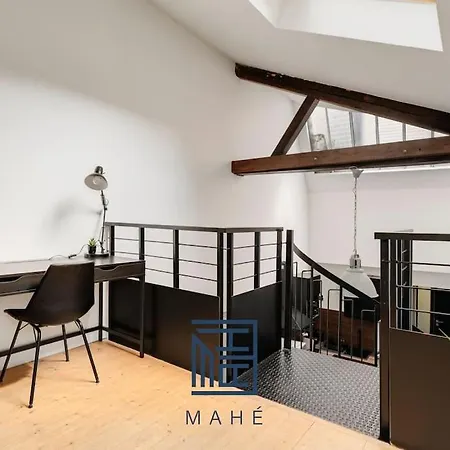 Pepiniere - Loft Renove Avec Parking Apartment